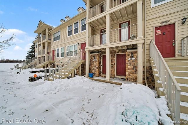 666 Lydia Lane, Pontiac, MI 48341