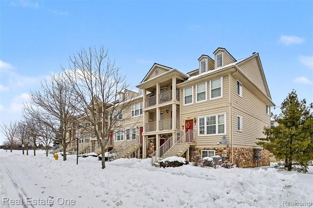 666 Lydia Lane, Pontiac, MI 48341