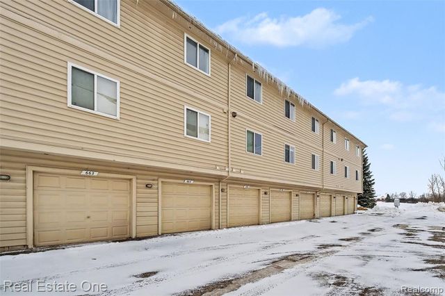 666 Lydia Lane, Pontiac, MI 48341