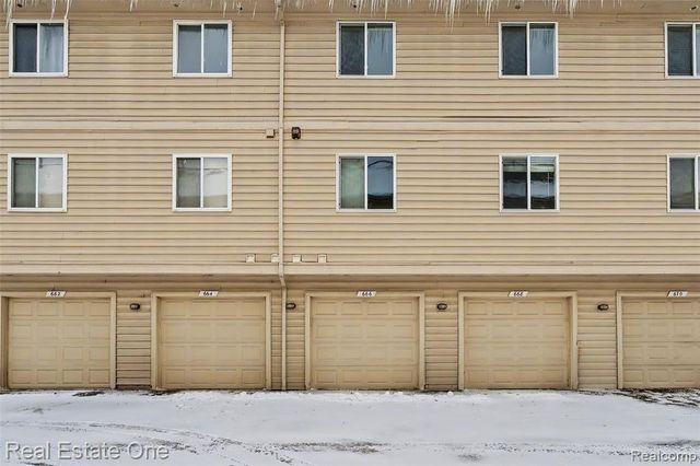 666 Lydia Lane, Pontiac, MI 48341