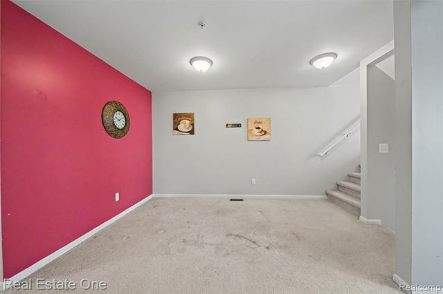 666 Lydia Lane, Pontiac, MI 48341