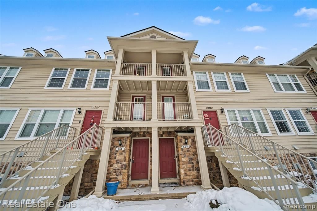 666 Lydia Lane, Pontiac, MI 48341