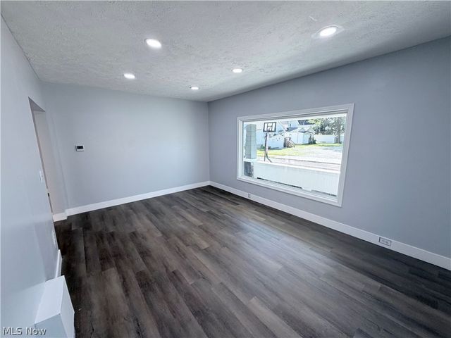 337 Lucas Street, Barberton, OH 44203