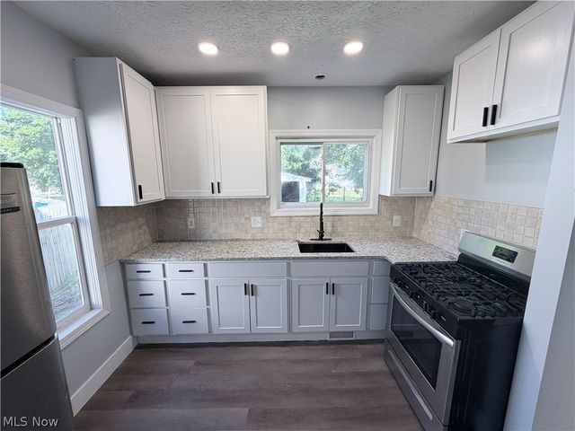 337 Lucas Street, Barberton, OH 44203