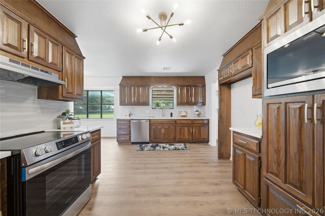 25302 E 64th Street S, Broken Arrow, OK 74014