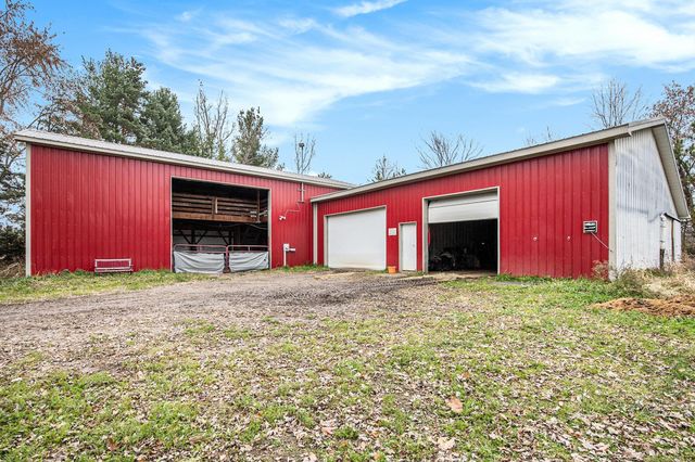 9777 Lambs Road, Wales, MI 48027