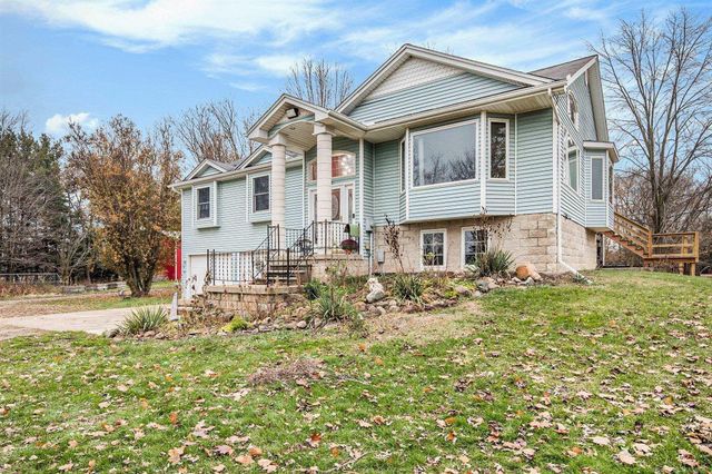 9777 Lambs Road, Wales, MI 48027