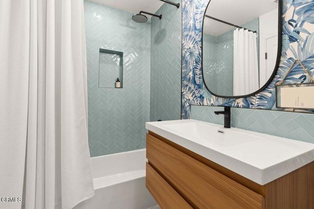 282 Teasdale Street, Thousand Oaks, CA 91360