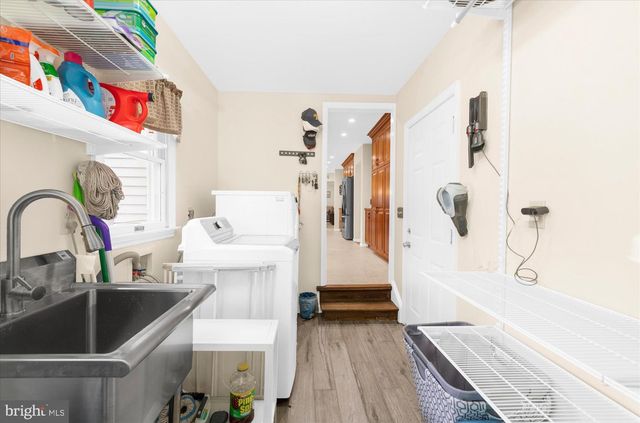 6 CAMILA DR, Pittstown, NJ 08867