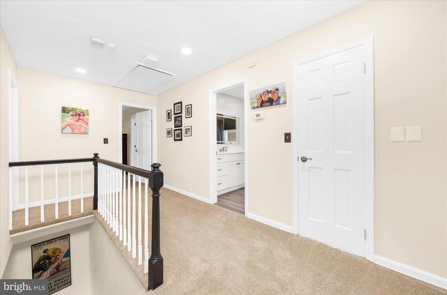 6 CAMILA DR, Pittstown, NJ 08867