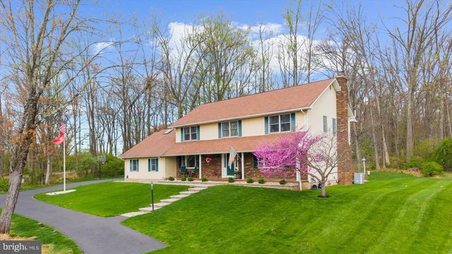 6 CAMILA DR, Pittstown, NJ 08867