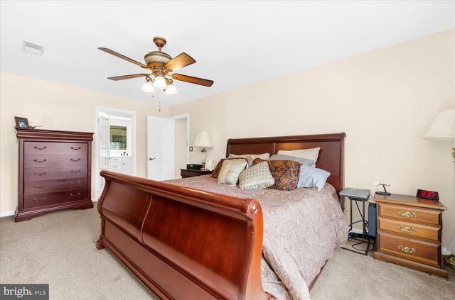 6 CAMILA DR, Pittstown, NJ 08867