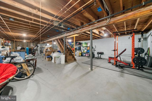 6 CAMILA DR, Pittstown, NJ 08867