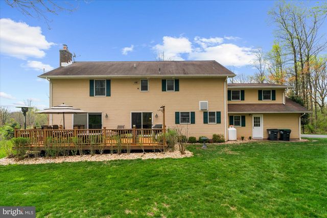 6 CAMILA DR, Pittstown, NJ 08867