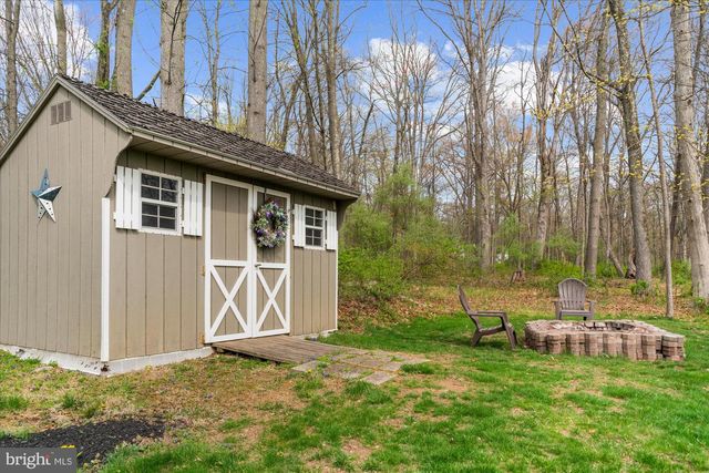 6 CAMILA DR, Pittstown, NJ 08867