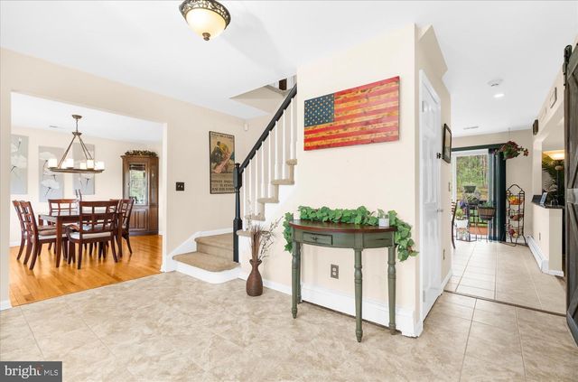 6 CAMILA DR, Pittstown, NJ 08867