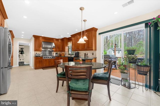 6 CAMILA DR, Pittstown, NJ 08867