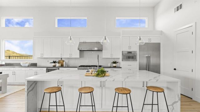 16925 Old Coach Rd, Poway, CA 92064