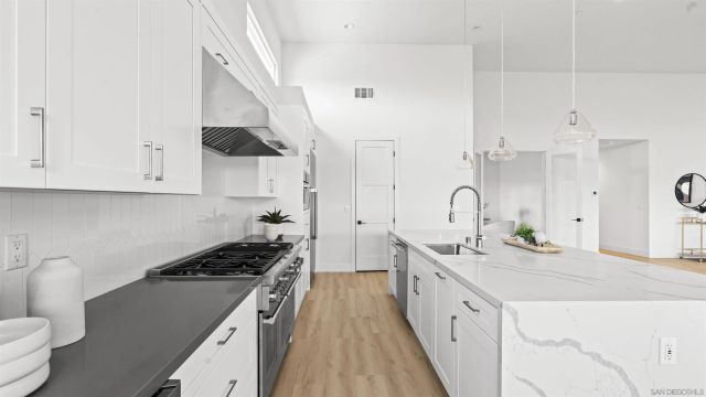 16925 Old Coach Rd, Poway, CA 92064