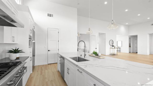 16925 Old Coach Rd, Poway, CA 92064