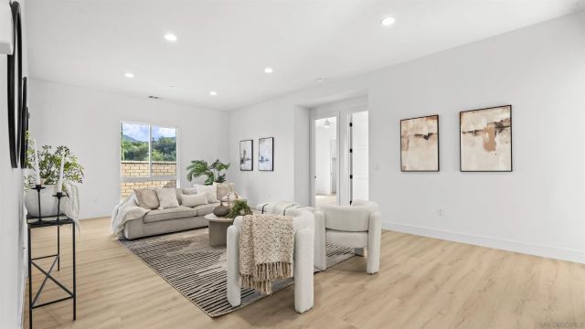 16925 Old Coach Rd, Poway, CA 92064