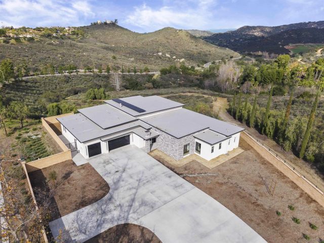 16925 Old Coach Rd, Poway, CA 92064