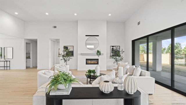 16925 Old Coach Rd, Poway, CA 92064