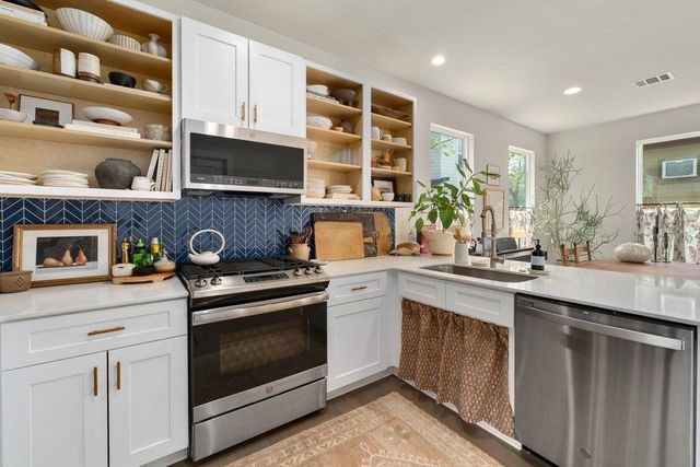 913 Valdez ST B, Austin, TX 78741