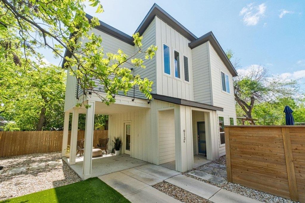 913 Valdez ST B, Austin, TX 78741