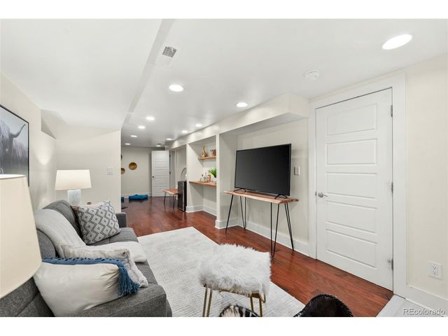 1516 Cook St, Denver, CO 80206