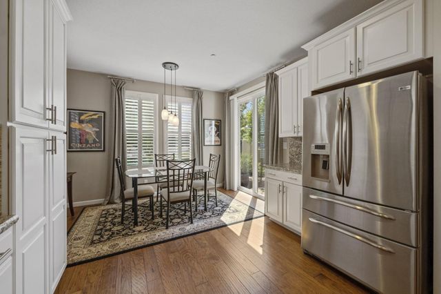 3041 Village Center Dr, Roseville, CA 95747