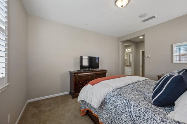 3041 Village Center Dr, Roseville, CA 95747