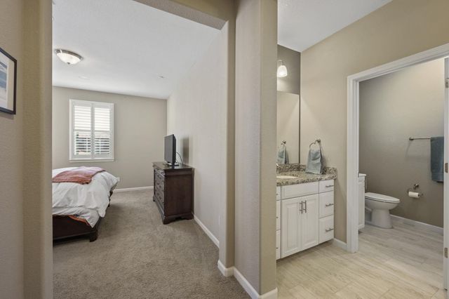 3041 Village Center Dr, Roseville, CA 95747