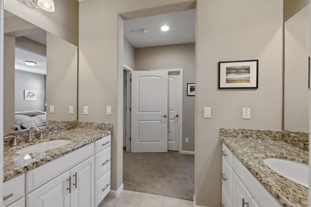 3041 Village Center Dr, Roseville, CA 95747