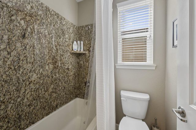 3041 Village Center Dr, Roseville, CA 95747