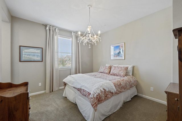 3041 Village Center Dr, Roseville, CA 95747