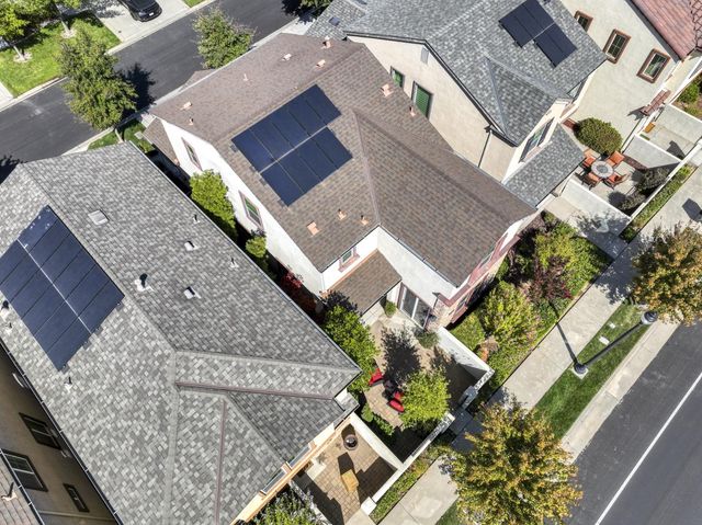 3041 Village Center Dr, Roseville, CA 95747