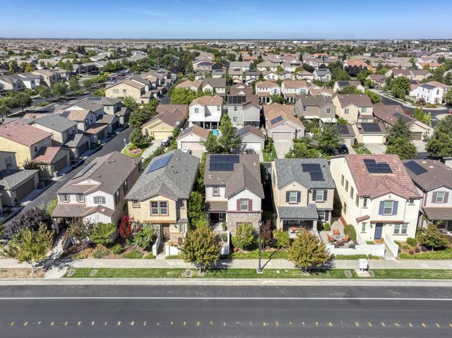 3041 Village Center Dr, Roseville, CA 95747