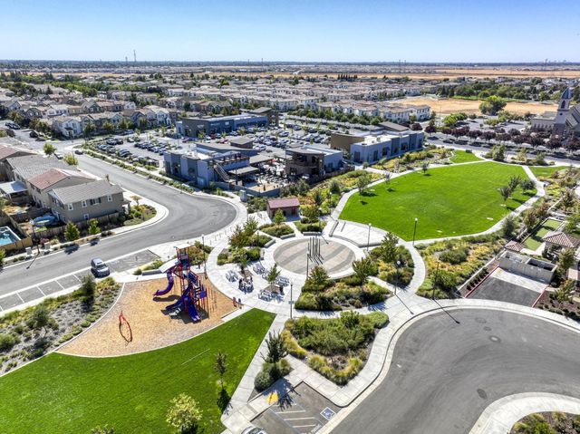 3041 Village Center Dr, Roseville, CA 95747