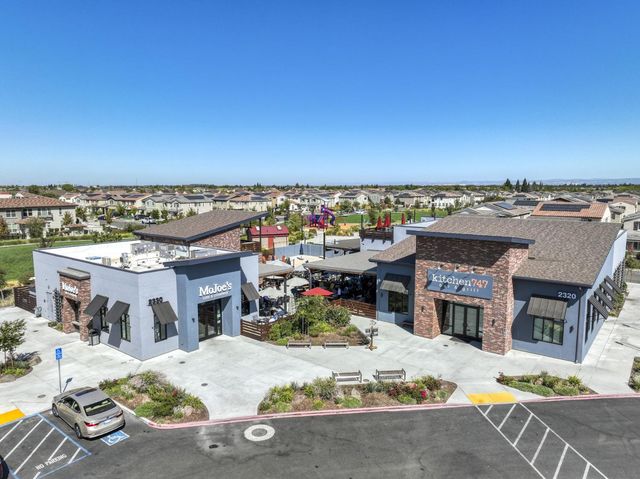 3041 Village Center Dr, Roseville, CA 95747