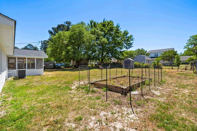 4148 Pine Dr., Little River, SC 29566