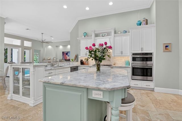 4810 Sycamore DR, Naples, FL 34119