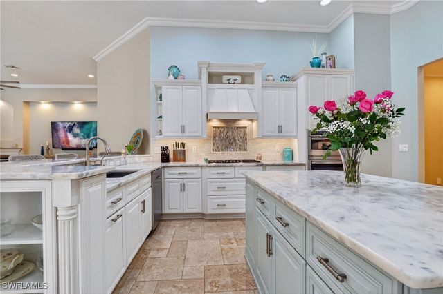 4810 Sycamore DR, Naples, FL 34119