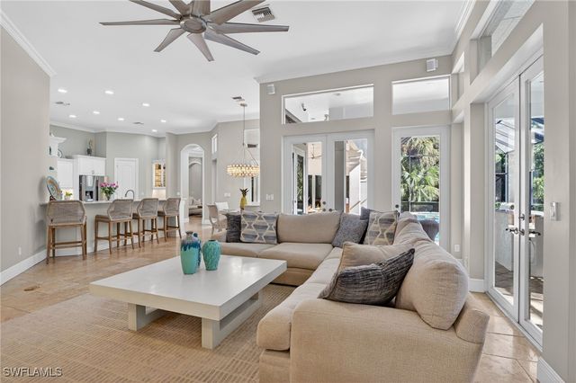 4810 Sycamore DR, Naples, FL 34119