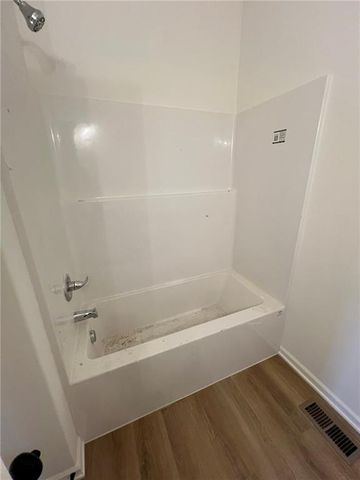 1600 Cottonwood Creek Avenue 6, Kearney, MO 64060