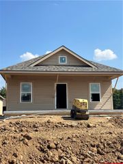 1600 Cottonwood Creek Avenue 6, Kearney, MO 64060