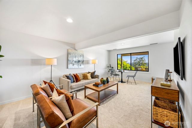 12303 206th Place SE, Issaquah, WA 98027