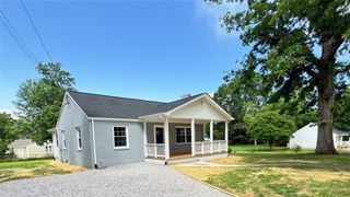 422 S 19th Ave, Hopewell, VA 23860