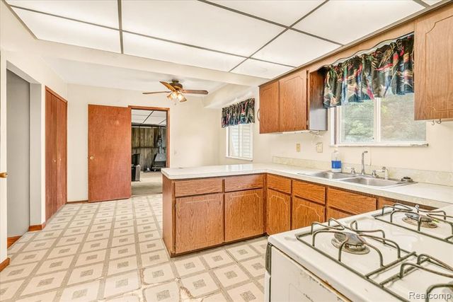 3281 Royal Boulevard, Commerce Twp, MI 48382