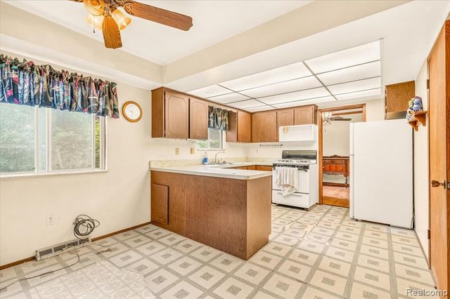 3281 Royal Boulevard, Commerce Twp, MI 48382